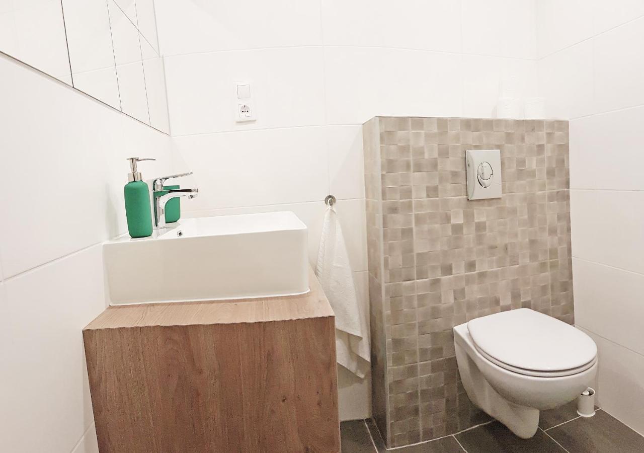 Ferienwohnung Luxury New Cozy Flat At Dob Street Nearby Gozsdu Court Budapest Exterior foto