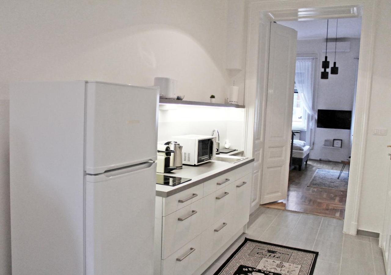 Ferienwohnung Luxury New Cozy Flat At Dob Street Nearby Gozsdu Court Budapest Exterior foto